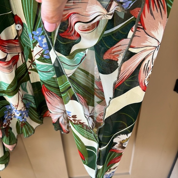 Cha Cha Vente Sz M Oversized Dolman Button Down Mesh Tropical Floral Blouse - Picture 6 of 9